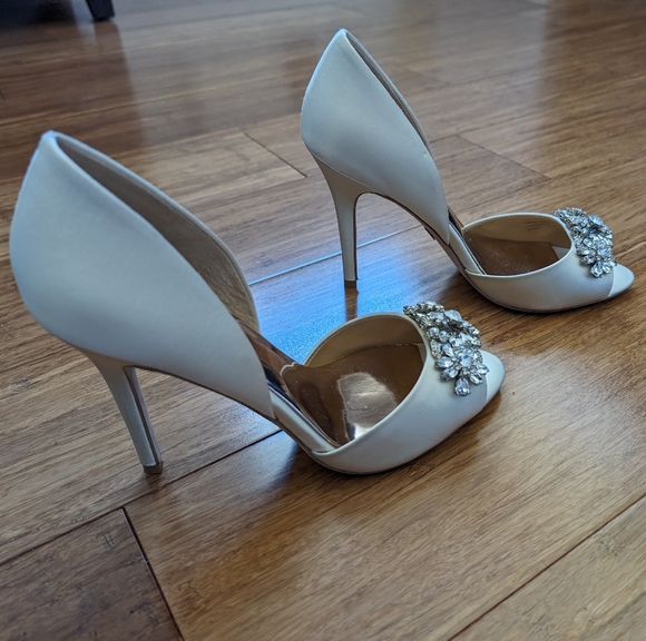 Badgley Mischka Heels - Picture 2 of 8